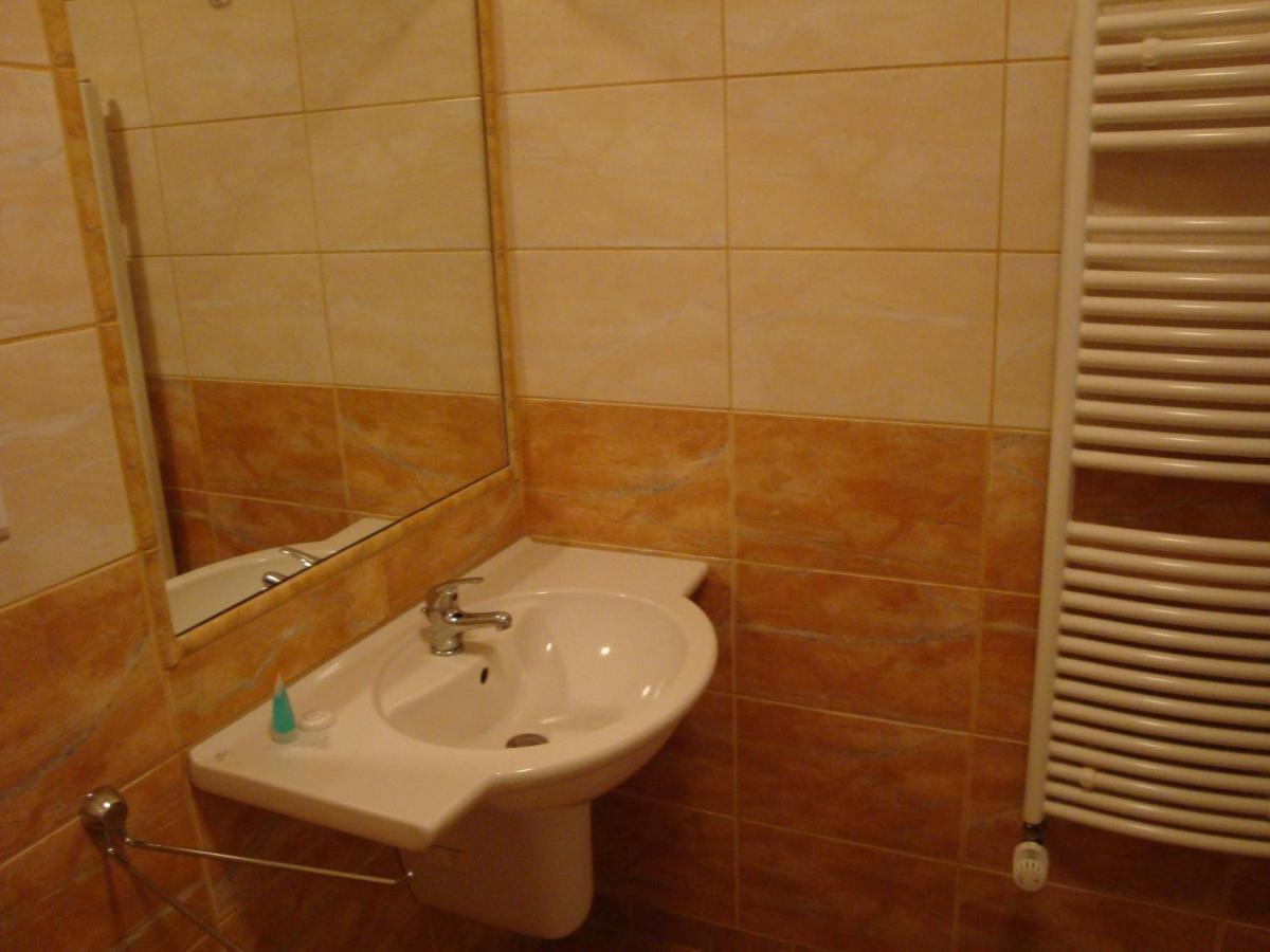 Lazne Evzenie Hotel Klasterec nad Ohri Bilik gambar