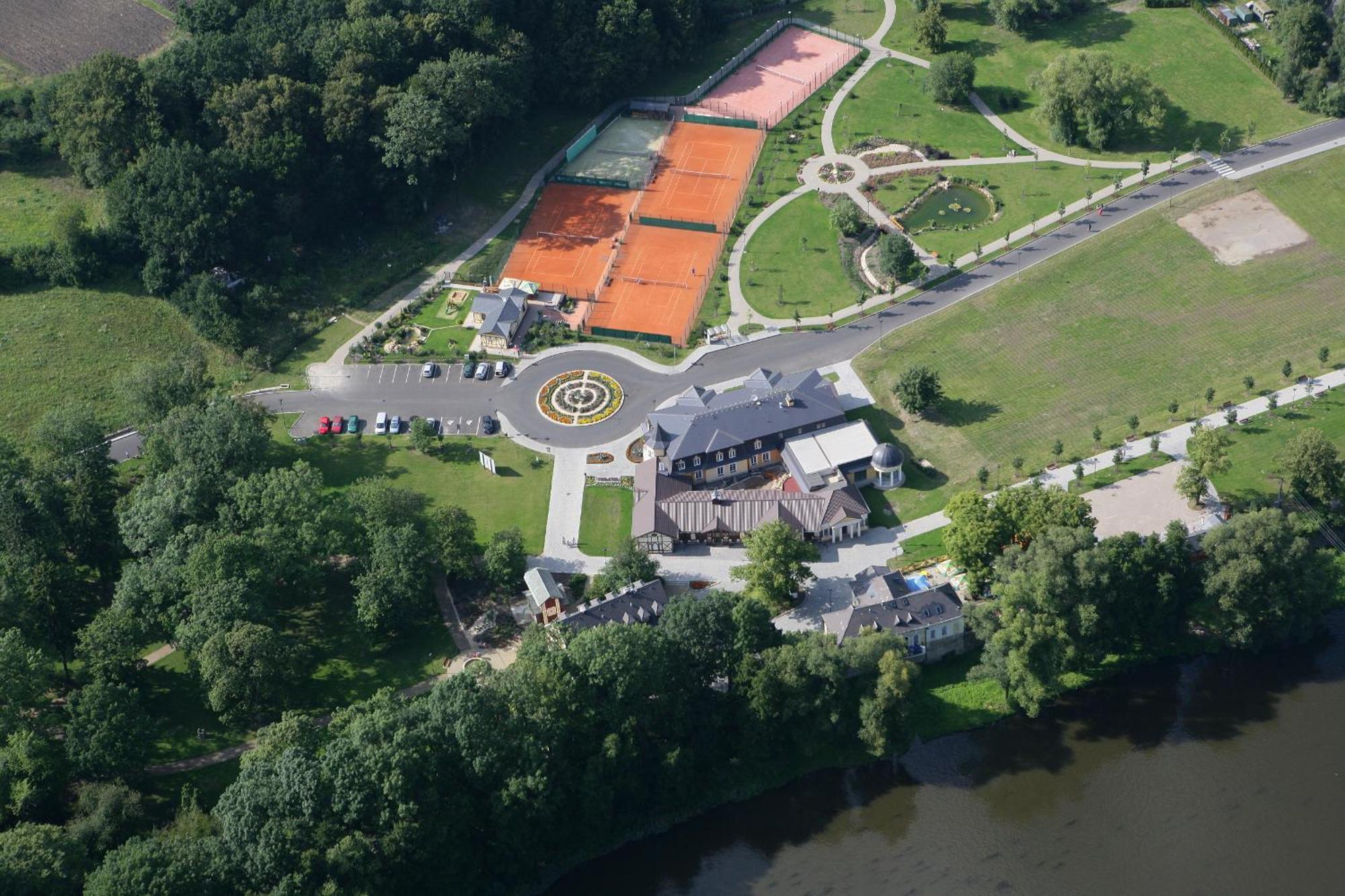 Lazne Evzenie Hotel Klasterec nad Ohri Luaran gambar