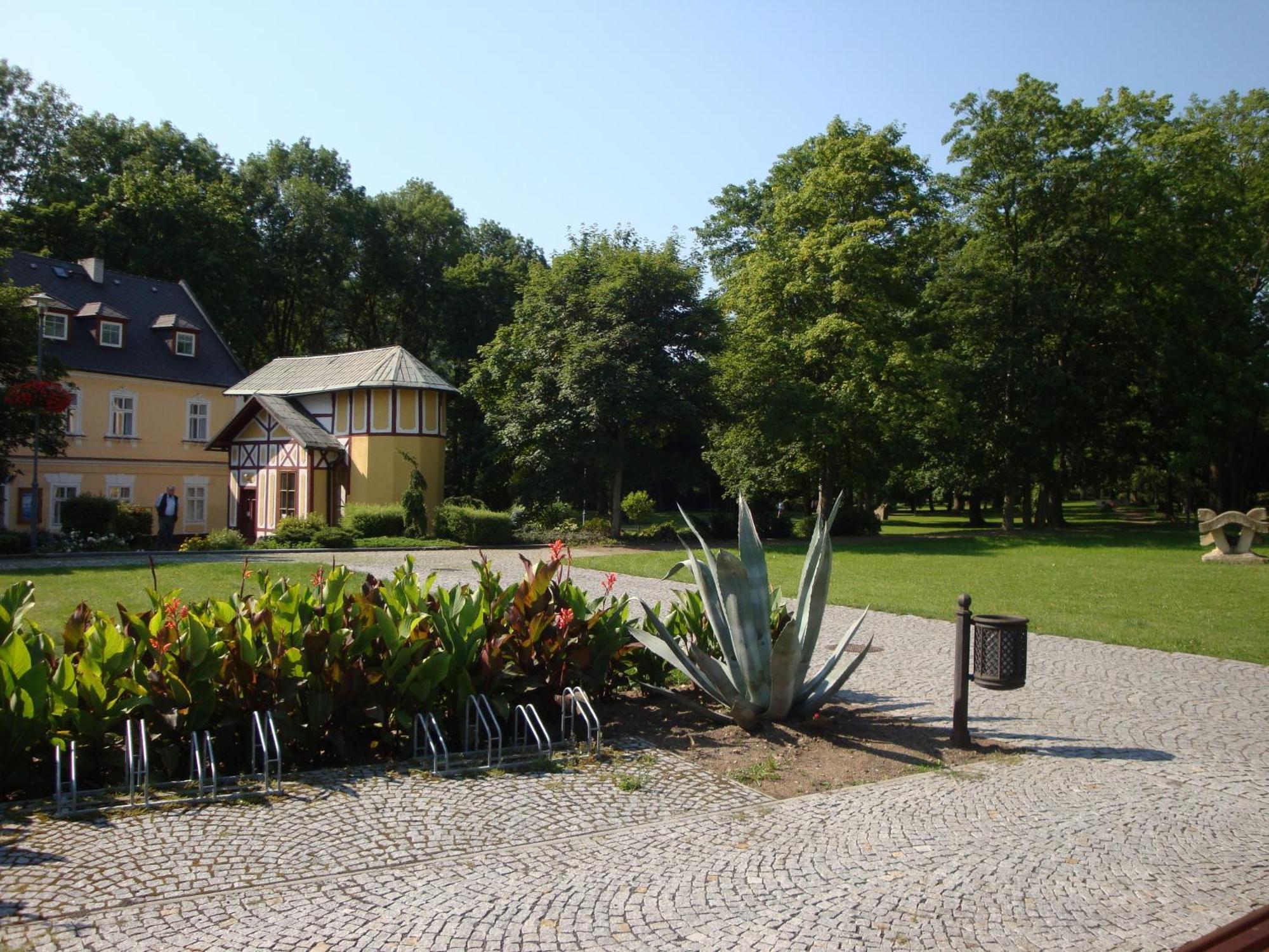 Lazne Evzenie Hotel Klasterec nad Ohri Luaran gambar